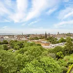 Luxury 3-Bedroom Apartment With Stunning Views At Ramsay Garden