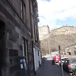 Modern And Colourful Flat By The Castle