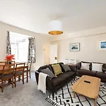 Lovely 3 Bed Apartment In Central Edinburgh