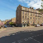 Beautiful Hideout In Center Of Edinburgh
