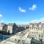 Incredible St Andrew\'S Sq - 2 Bed In The Sky
