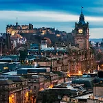 Travelodge Edinburgh Central Waterloo Place