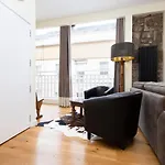 Joivy 1 Bed Flat In Old Town, Next To St Giles Cathedral