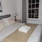 4 New Assembly Close - Royal Mile