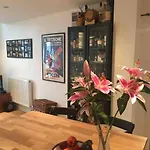 Modern 2Bed 2Bath In Leith