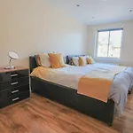 Stylish Modern Newly Built Apartment 15 Min From City Centre