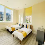 Large Flat In Edinburgh F2