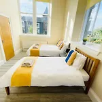 Large Flat In Edinburgh F2