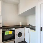 Cosy & Central Broughton 2Br Apt Near City Centre