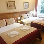 Cumberland Hotel