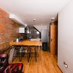 Superb Luxury Quality Central Apartment On Canal