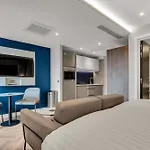 Roomzzz Edinburgh