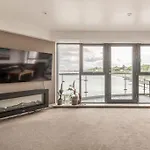 Calming Sea View City Apartment