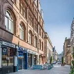 Travelodge Edinburgh Central Queen Street