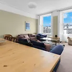Family Residence In Edinburgh