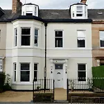 4 Friends House