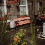 16 Pilrig Guest House