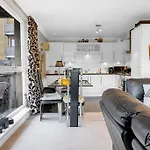 Auteil Suite By Bonjour Residences Edinburgh