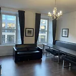 Central Morrison Street Apartment