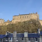 Grassmarket Apartment With Amazing Castle View