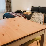 Large Bedroom, Close To Airport And City Centre