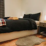 Large Bedroom, Close To Airport And City Centre