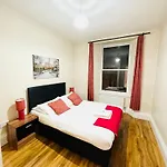 3 Bedroom Apartment With Castle Views