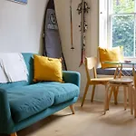 Artist Colony Cottage With Sauna And Private Garden, And Easy Walk To City Centre