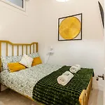 Cosy City Apartment, Free Street Parking