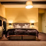 Six Brunton Place Guest House