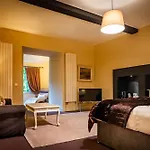 Six Brunton Place Guest House