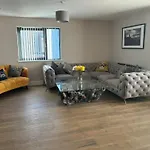Breathtaking 5 Bedroom Townhouse In Central Murrayfield Location, Free Parking