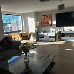 Breathtaking 5 Bedroom Townhouse In Central Murrayfield Location, Free Parking