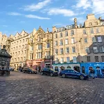 Beautiful Designer 2 Bed 2 Bath Old Town - Parking