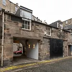 Luxury Mews In The Heart Of New Town