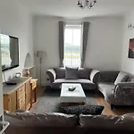 4 Bed Bungalow Near Airport