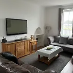 4 Bed Bungalow Near Airport