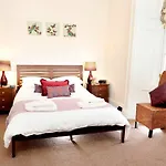 Elegant New Town Georgian City Centre Flat