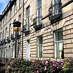 Elegant New Town Georgian City Centre Flat