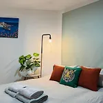 Cozy Central Apartment At Prime Location With Free Private Parking