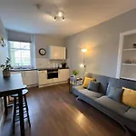 Comfortable One-Bedroom Apartment Free Parking Space