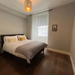 Comfortable One-Bedroom Apartment Free Parking Space