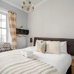 F&O Apartments - Vip Royal Mile 2 Bed Apartment - Sleeps 4