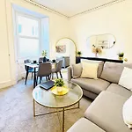 Deluxe City Centre Apartment