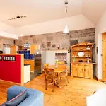 Edinburgh New Town Deluxe Apartment With Terrace