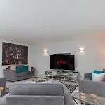 Luxurious Central Edinburgh Apartment - Sleeps 6