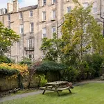 Sonder By Marriott Bonvoy Royal Garden Apartments New Town