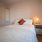 Potterrow - Edinburgh City Apartment