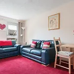Polwarth Apartment
