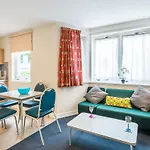 Fraser Court